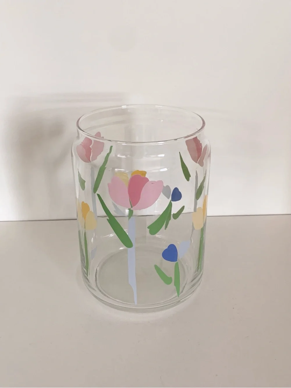 Hold Vintage glass tulip vase